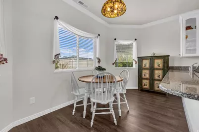 552 W 98 St N, Hyrum, UT 84319 - Photo 10