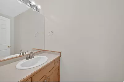 182 W 300 N #4, Bountiful, UT 84010 - Photo 8