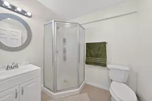 182 W 300 N, Bountiful, UT 84010 - Photo 12