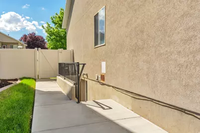 8256 S Imperial Oak Dr, West Jordan, UT 84081 - Photo 28
