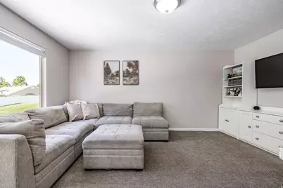 163 Arlington Way, Harrisville, UT 84414 - Photo 6
