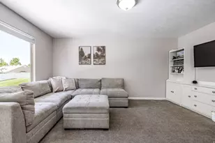 163 Arlington Way, Harrisville, UT 84414 - Photo 6