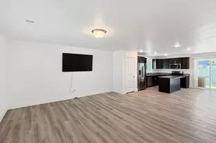 880 N 900 W, Tremonton, UT 84337 - Photo 2
