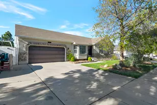 5244 W Shaggy Peak Dr, Riverton, UT 84096 - Photo 2