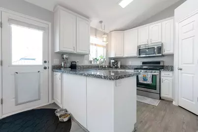 5244 W Shaggy Peak Dr, Riverton, UT 84096 - Photo 8