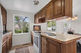 1954 W Theckston Rd, Taylorsville, UT 84129 - Photo 8