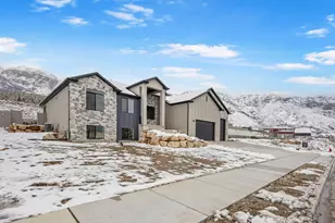 728 E Mountain Rd, North Ogden, UT 84414 - Photo 1