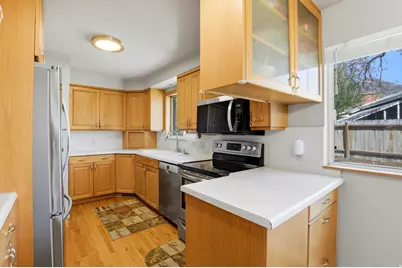 4245 S 3320 E, Holladay, UT 84124 - Photo 12