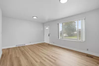 5006 W Niagara Cir S, Salt Lake City, UT 84118 - Photo 4