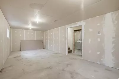 5006 W Niagara Cir S, Salt Lake City, UT 84118 - Photo 14