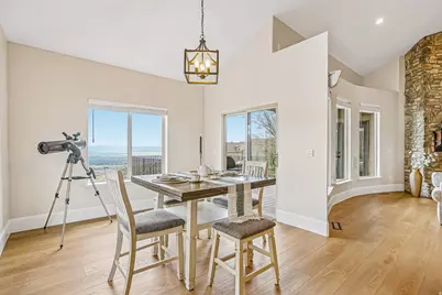 2184 E Eagle Crest Dr, Draper, UT 84020 - Photo 12