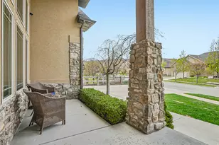 2184 E Eagle Crest Dr, Draper, UT 84020 - Photo 2