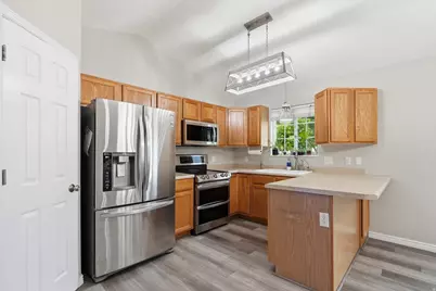 202 W 1700 N, Lehi, UT 84043 - Photo 4