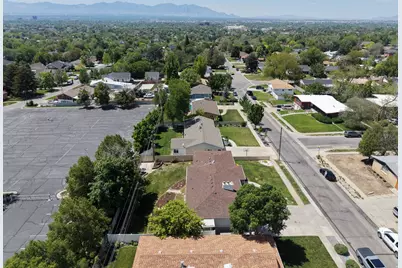 1934 E Severn Dr, Holladay, UT 84124 - Photo 40