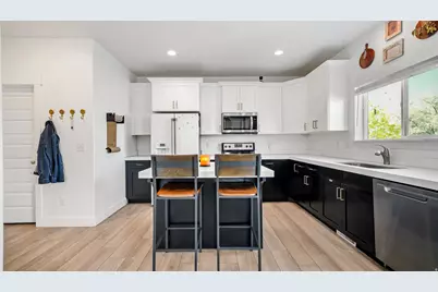 253 N 240 E, Vineyard, UT 84059 - Photo 14