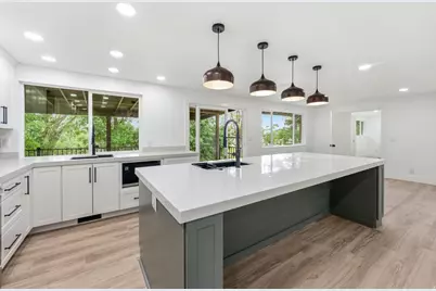 871 N Bonita Way E, Centerville, UT 84014 - Photo 4