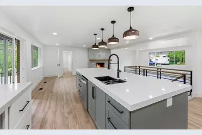 871 N Bonita Way E #19, Centerville, UT 84014 - Photo 2