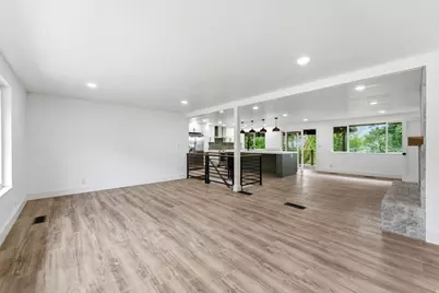 871 N Bonita Way E #19, Centerville, UT 84014 - Photo 8