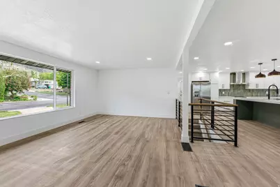 871 N Bonita Way E, Centerville, UT 84014 - Photo 10
