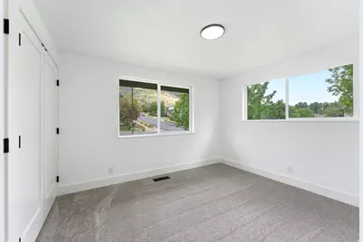 871 N Bonita Way E, Centerville, UT 84014 - Photo 36