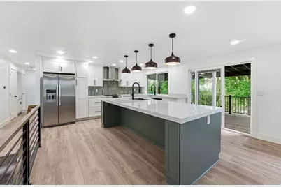 871 N Bonita Way E #19, Centerville, UT 84014 - Photo 4