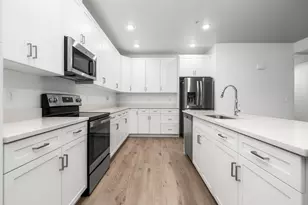 8392 S Sky Mirror Ln, Midvale, UT 84047 - Photo 4
