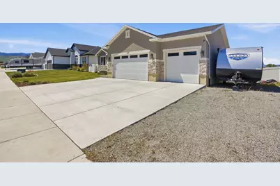 1195 N 640 E, Tooele, UT 84074 - Photo 2