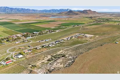 9317 N Sunset Dr, Thatcher, UT 84337 - Photo 2