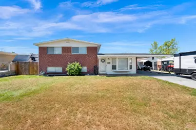 401 N Lakeview Ave E, Tooele, UT 84074 - Photo 2