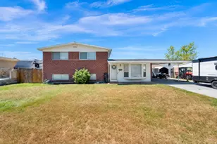 401 N Lakeview Ave E, Tooele, UT 84074 - Photo 2