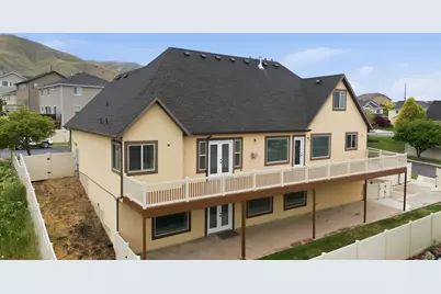 2894 S Fox Pointe Dr W, Saratoga Springs, UT 84045 - Photo 4