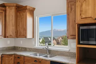 2894 S Fox Pointe Dr W, Saratoga Springs, UT 84045 - Photo 18