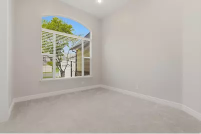 2894 S Fox Pointe Dr W, Saratoga Springs, UT 84045 - Photo 8