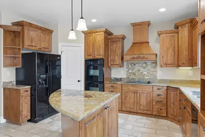 2894 S Fox Pointe Dr W, Saratoga Springs, UT 84045 - Photo 16