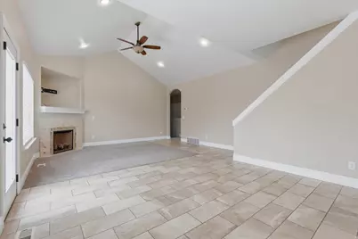 2894 S Fox Pointe Dr W, Saratoga Springs, UT 84045 - Photo 12