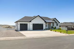 2228 E Grenada Ln, Eagle Mountain, UT 84005 - Photo 4