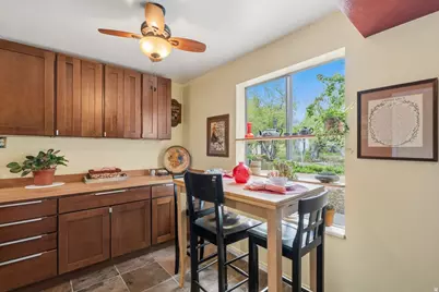 5565 S Willow Lane Ln E #A, Murray, UT 84107 - Photo 4