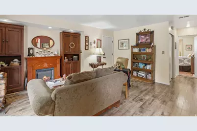5565 S Willow Lane Ln E #A, Murray, UT 84107 - Photo 8