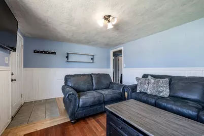 307 S Park St W, Layton, UT 84041 - Photo 4