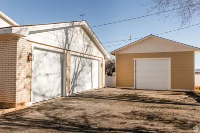 1105 S 500 W, Vernal, UT 84078 - Photo 32