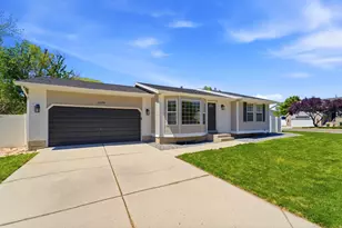 11058 S Sandy Creek Dr Dr E, Sandy, UT 84094 - Photo 2