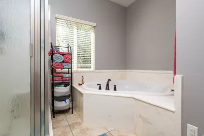 652 S Clearwater Falls Dr, Layton, UT 84041 - Photo 10