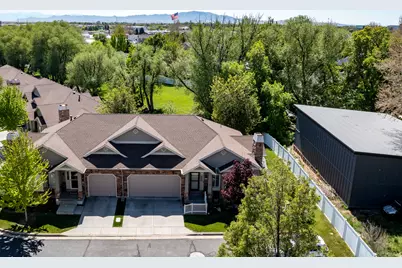 652 S Clearwater Falls Dr, Layton, UT 84041 - Photo 1
