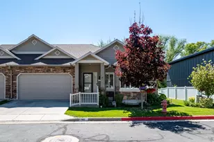 652 S Clearwater Falls Dr, Layton, UT 84041 - Photo 2