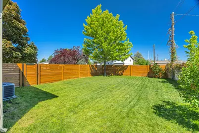 7067 S 2155 E, Cottonwood Heights, UT 84121 - Photo 28