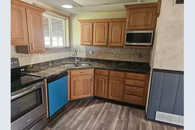 651 Sherwood Dr, Layton, UT 84041 - Photo 2