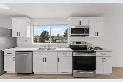 372 N Overland E, Tooele, UT 84074 - Photo 6