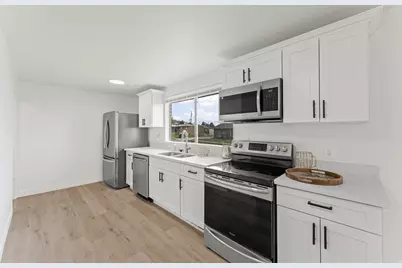 372 N Overland E, Tooele, UT 84074 - Photo 4
