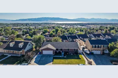 324 S Ridgecrest Dr., Orem, UT 84058 - Photo 2