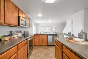 2128 E Eagle Crest Way, Eagle Mountain, UT 84005 - Photo 6